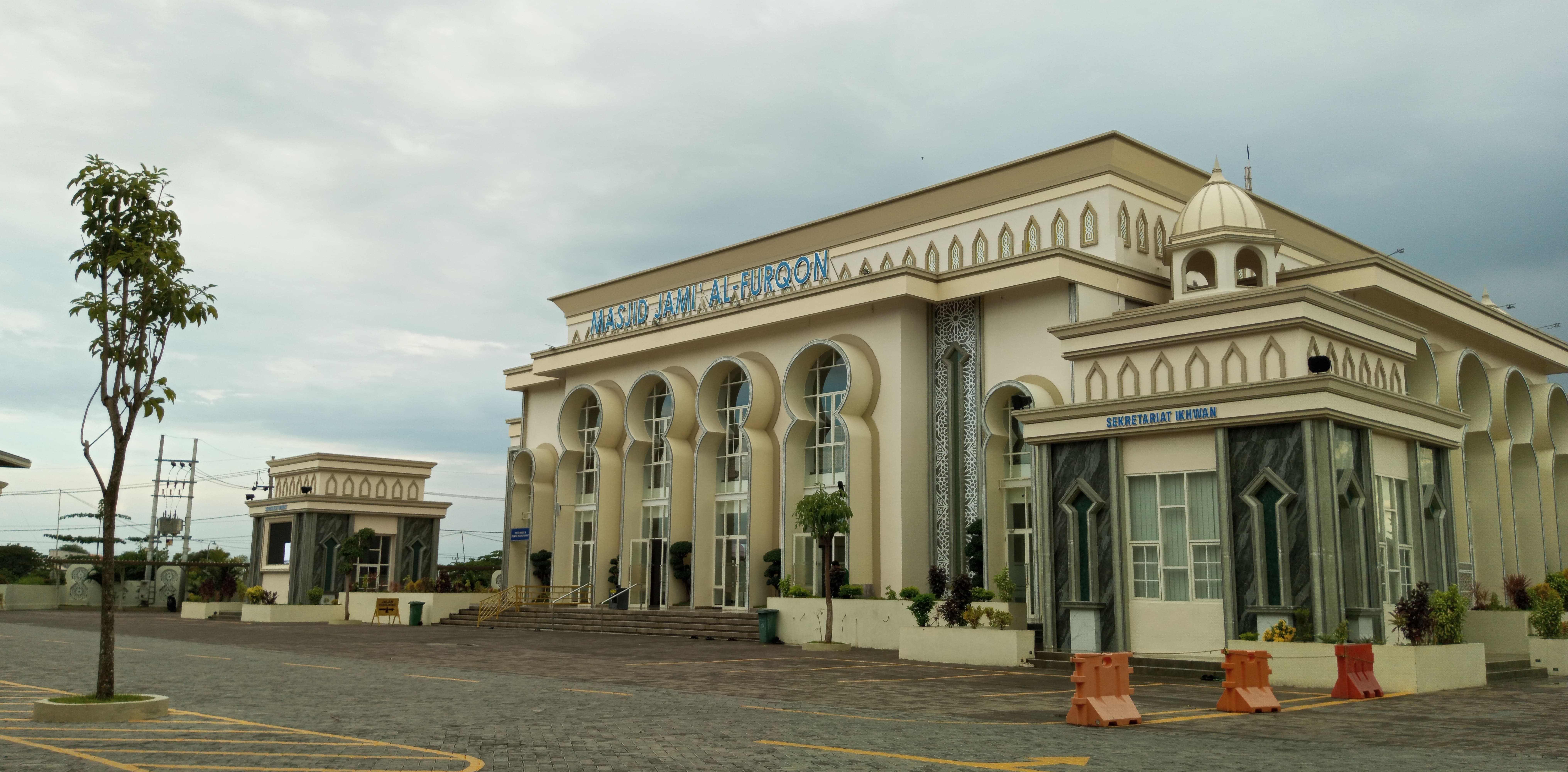 Fasilitas Masjid-masjid Pondok Pesantren Al Furqon